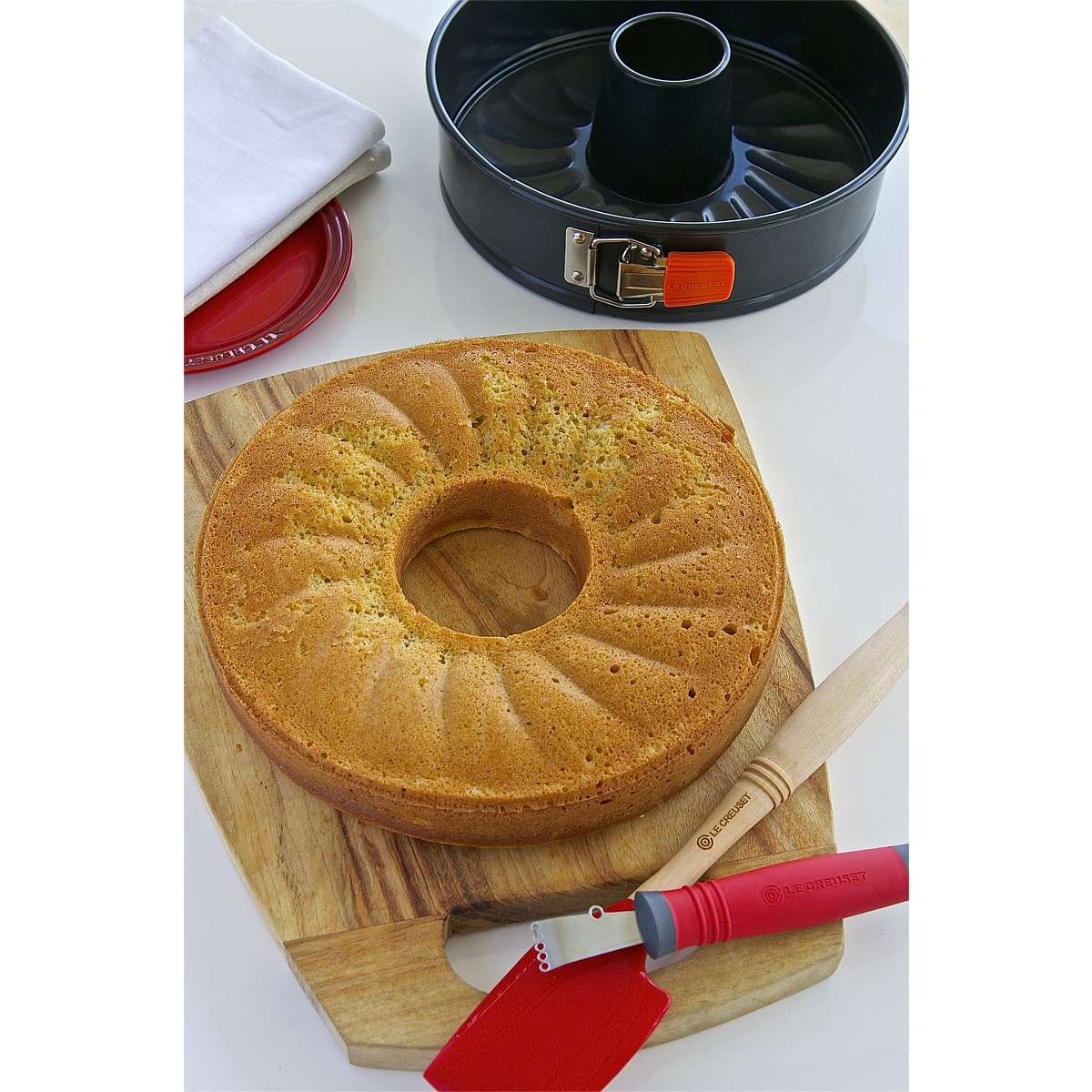 Le Creuset Round Cake Pan