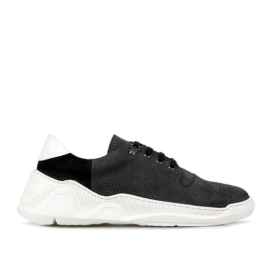 Neo Nero Trainers
