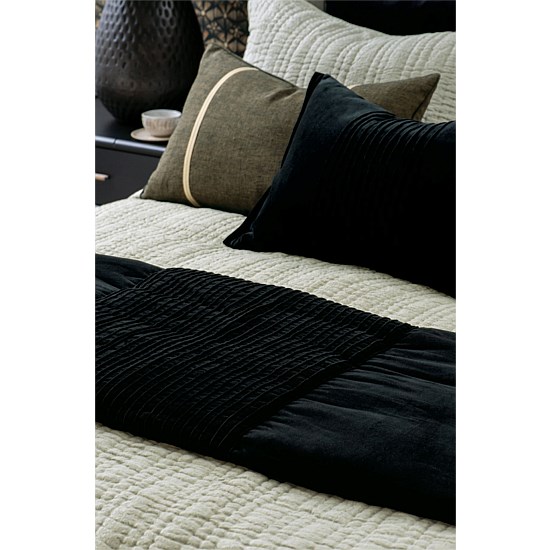 Piega Black Comforter