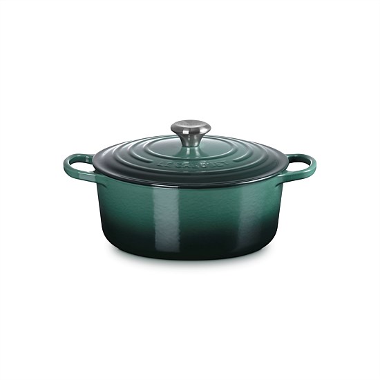 Signature Cast Iron Round Casserole 26cm Signature Cast Iron Round Casserole 26cm