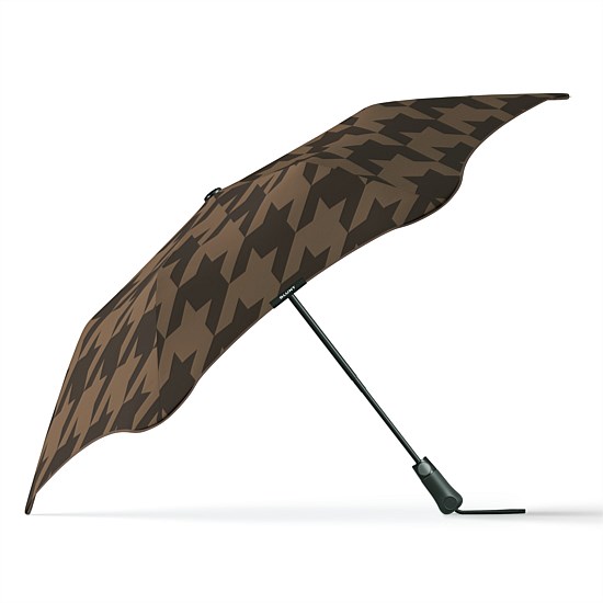 Metro Houndstooth Cocoa Umbrella