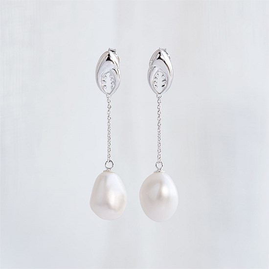 Crab Claw Pearl Earrings in Sterling Silver