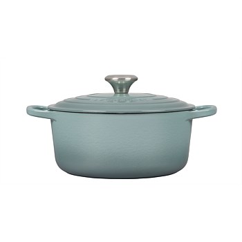 Signature Cast Iron Round Casserole 24cm