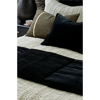 Piega Black Comforter