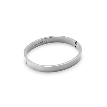 Luccia Bangle
