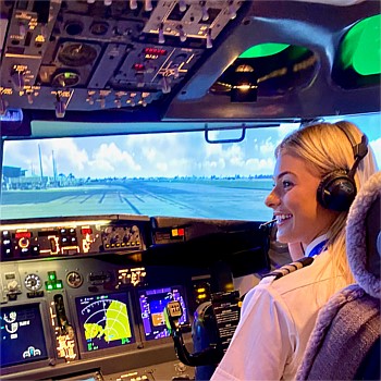 Christchurch Gift Voucher - fly a Boeing 737 simulator - 60 mins