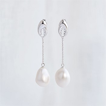 Crab Claw Pearl Earrings in Sterling Silver