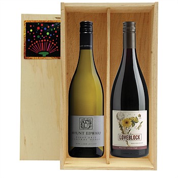 New Zealand Organic Wines in a double wooden gift box